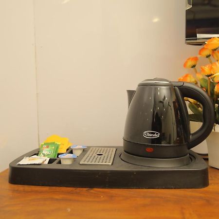 Radha Rani Residency Hotell Khammam Exteriör bild