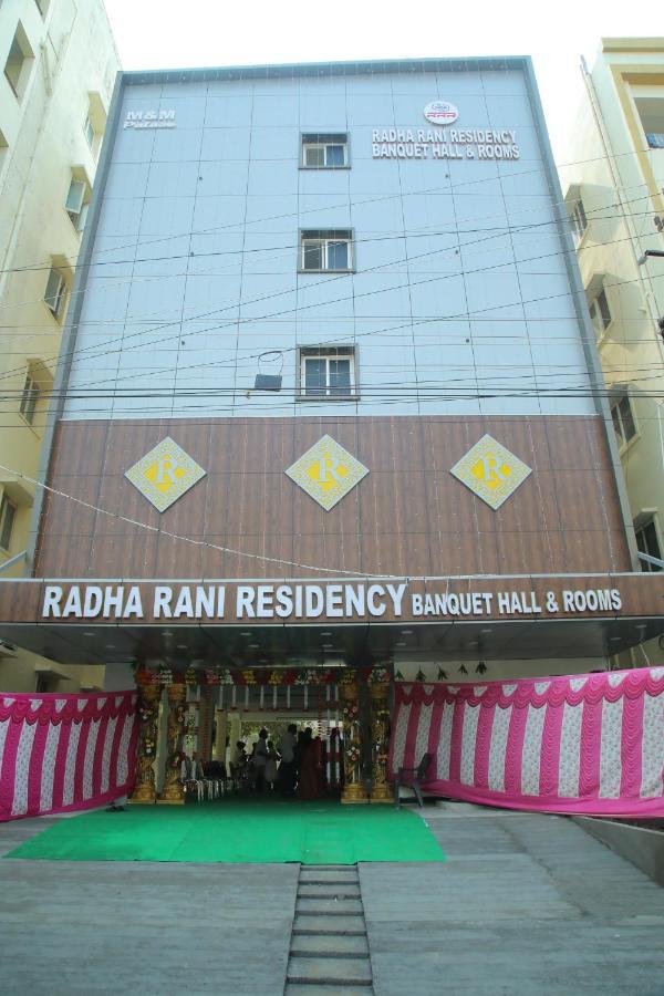Radha Rani Residency Hotell Khammam Exteriör bild