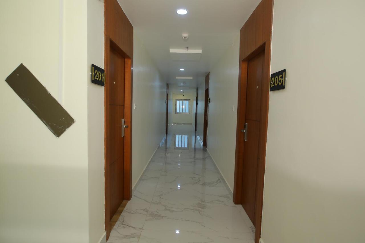 Radha Rani Residency Hotell Khammam Exteriör bild
