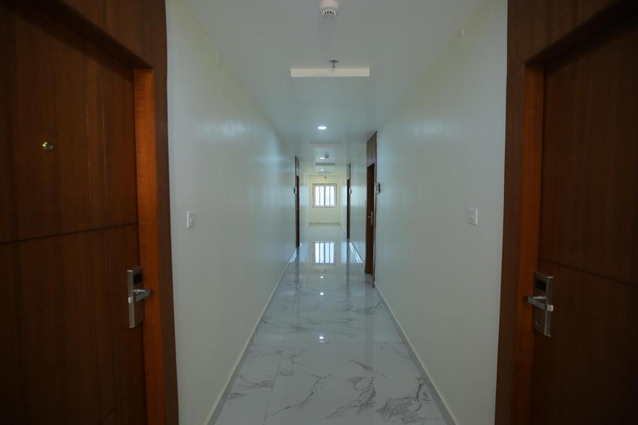 Radha Rani Residency Hotell Khammam Exteriör bild