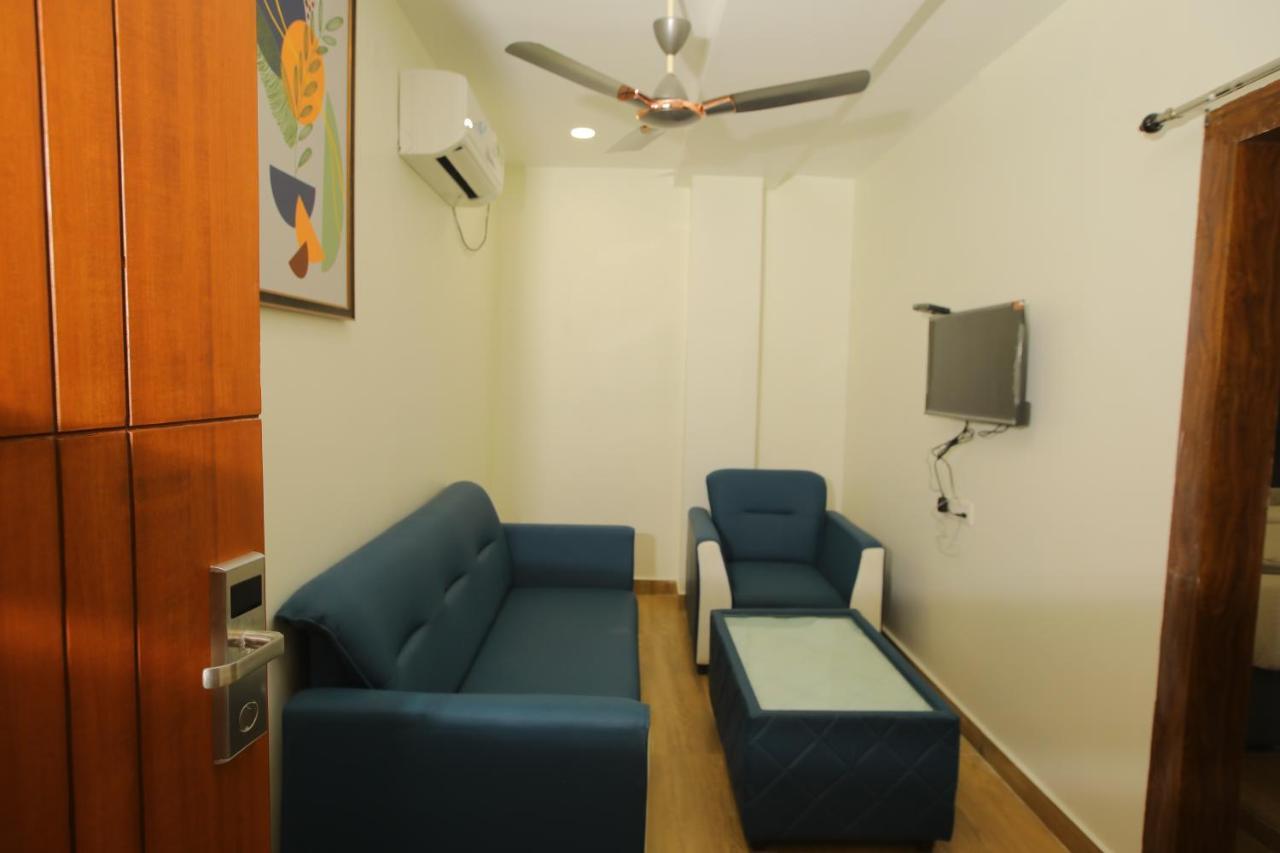 Radha Rani Residency Hotell Khammam Exteriör bild