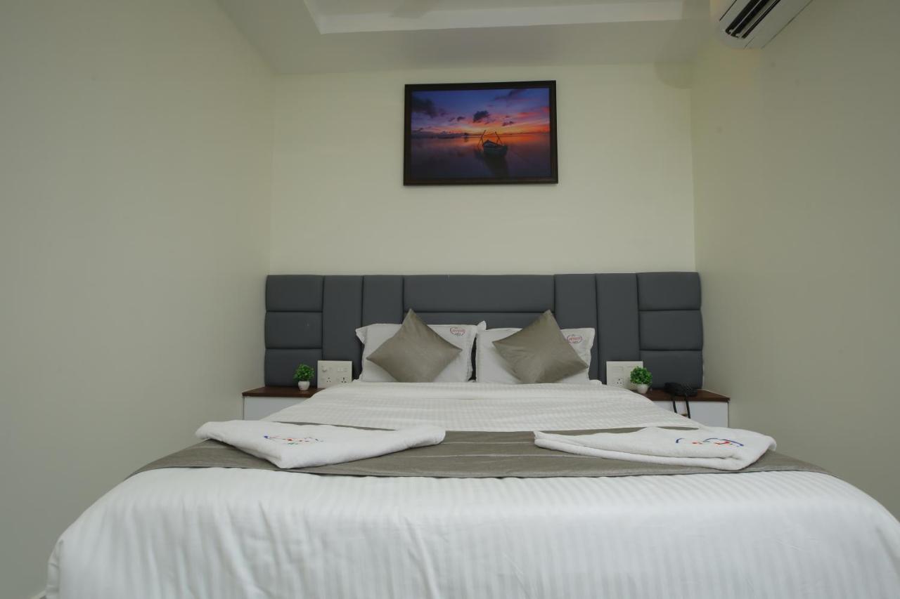 Radha Rani Residency Hotell Khammam Exteriör bild