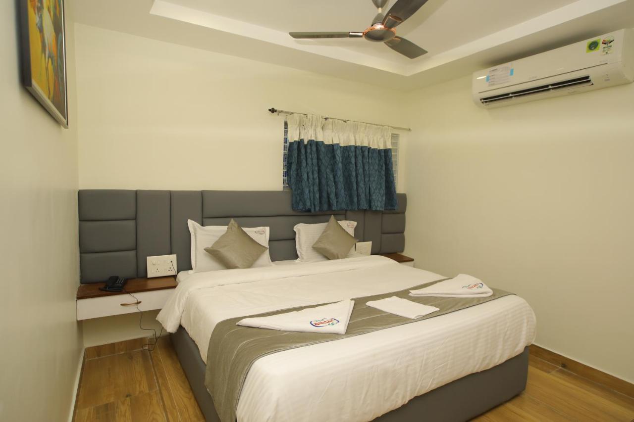 Radha Rani Residency Hotell Khammam Exteriör bild